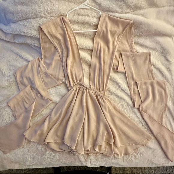 Convertible Tie Romper - Picture 2 of 8